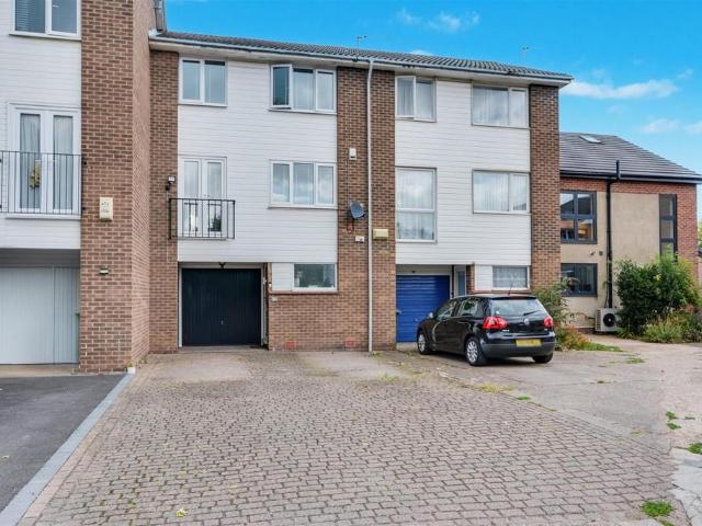 House for sale in Attenborough, East Midlands