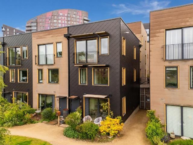 House for sale in Richmond Hill, West Yorkshire