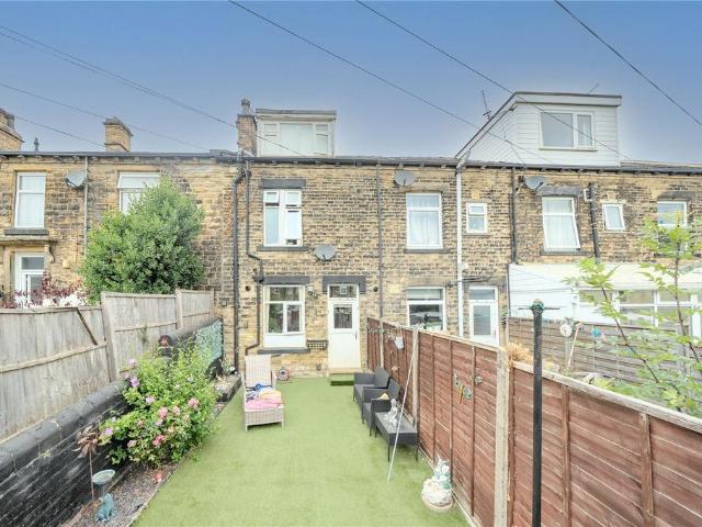 House for sale in Pudsey, West Yorkshire