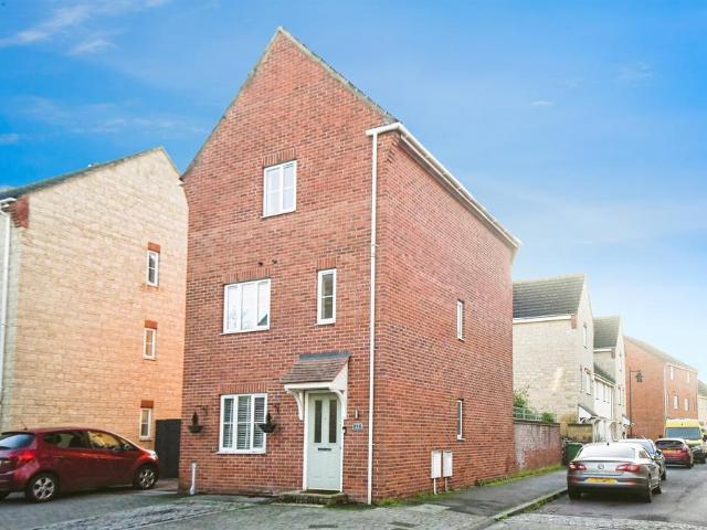 House for sale in Calne