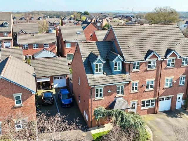 House for sale in Hammond Street