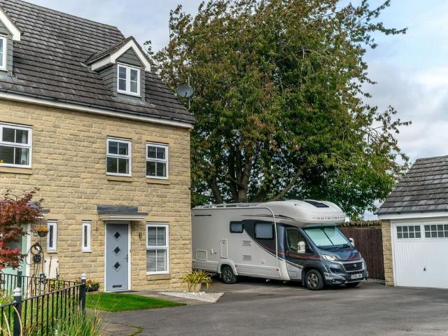 House for sale in Highburton, West Yorkshire