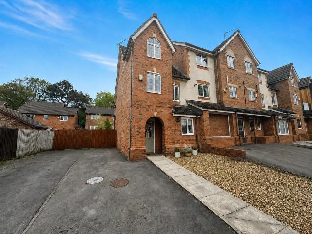 House for sale in Georgia, Greater Manchester