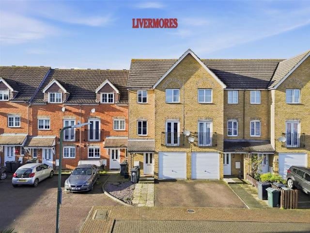 House for sale in Fleet Estate, Monks Orchard