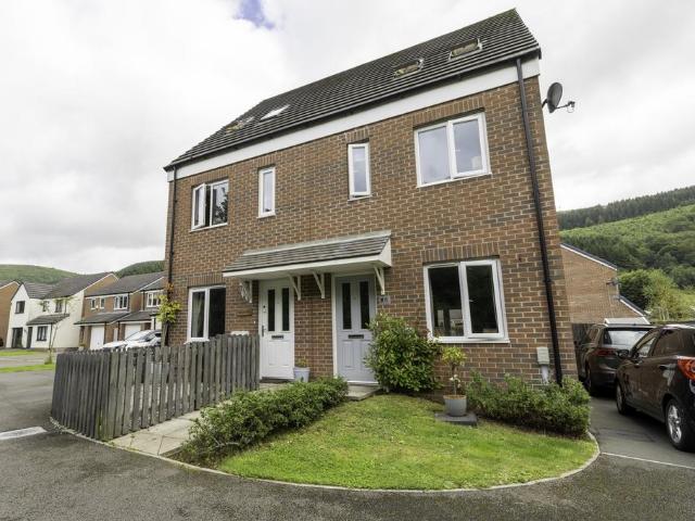 House for sale in Mountain Ash East, Miskin