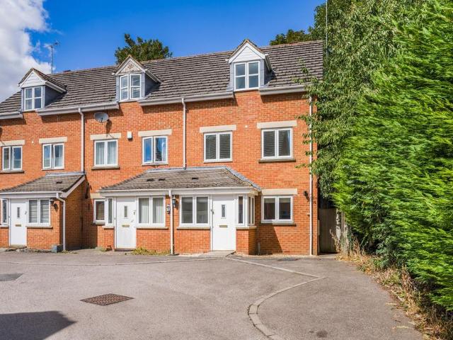 House for sale in Ewens Farm, Golden Valley