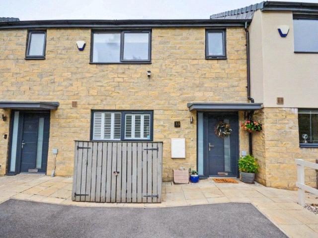 House for sale in Farnley, West Yorkshire