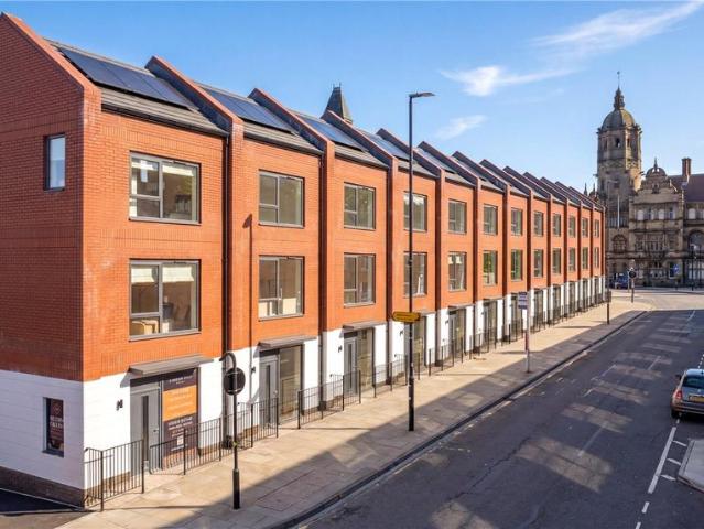 House for sale in Eastmoor, West Yorkshire