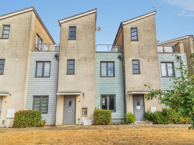 House for sale in Oakridge Park, Old Wolverton