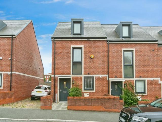 House for sale in Calderstones