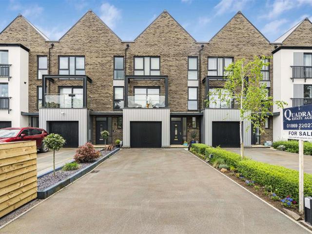 House for sale in Evershot, Oxfordshire