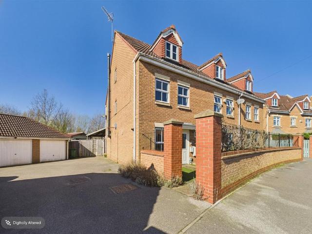 House for sale in Elloughton-cum-Brough, Brough