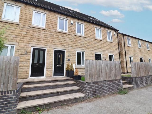 House for sale in Charlestown, Charlesworth