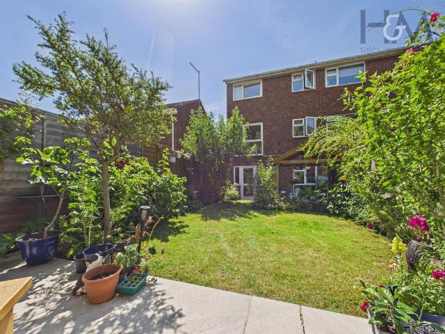 House for sale in Symonds Green, Shephall
