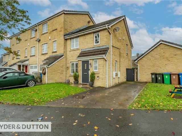 House for sale in Wardle, Burnedge