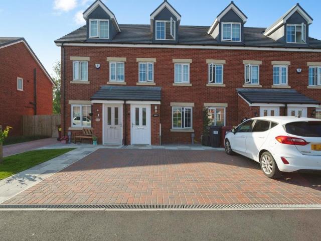 House for sale in Westhoughton, Lee Bank
