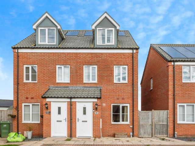 House for sale in Stokesby, Norfolk