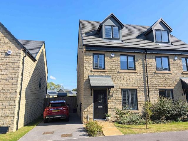 House for sale in Hipperholme, Calderdale