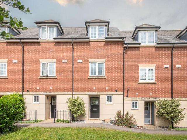 House for sale in Desborough
