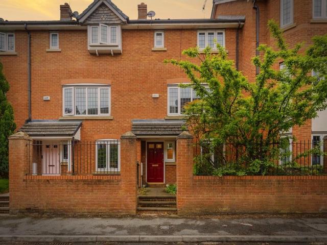 House for sale in Georgia, Greater Manchester