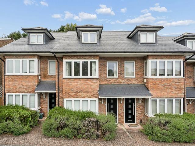 House for sale in Northwood, Greater London