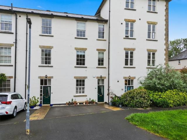 House for sale in Loundsley Green, East Midlands