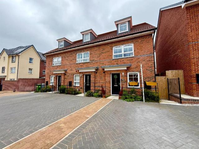 House for sale in Moss Rose, Macclesfield
