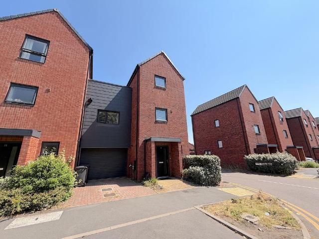 House for sale in Wednesfield, West Midlands
