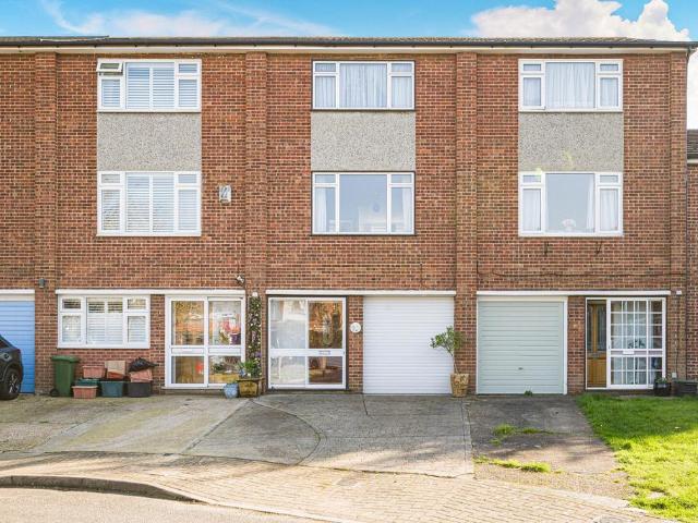 House for sale in Bromley Common, Greater London