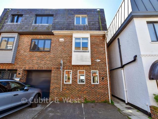 House for sale in Spring Vale, Hampshire