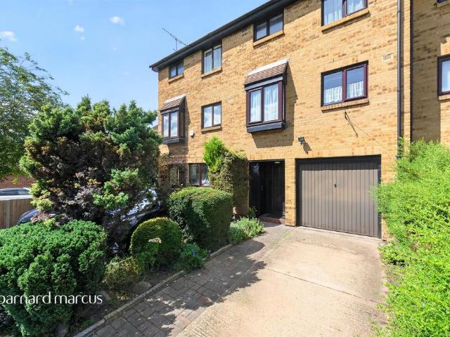 House for sale in London Borough of Hounslow, Feltham