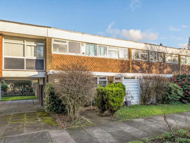 House for sale in London Borough of Ealing, Isle Of Man