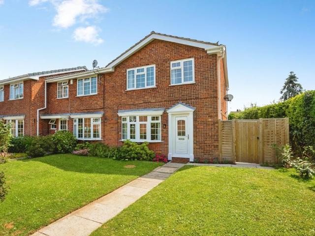 House for sale in Barton In Fabis, East Midlands