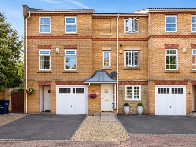 House for sale in Green Street Green, Greater London
