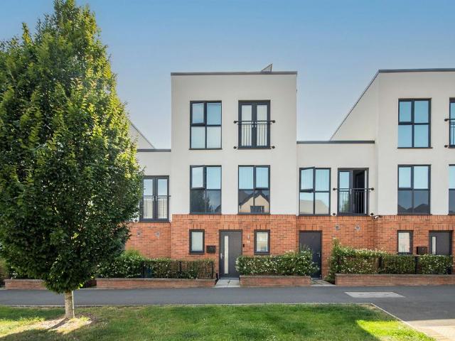 House for sale in Priors Hall Park, Weldon