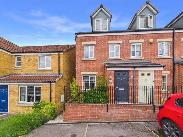 House for sale in Whitwood, West Yorkshire
