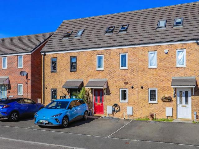 House for sale in Gibbonsdown, Barry