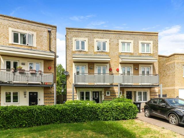 House for sale in Holywell Estate, North Watford