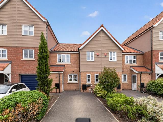House for sale in Burton Waters, Ingleby