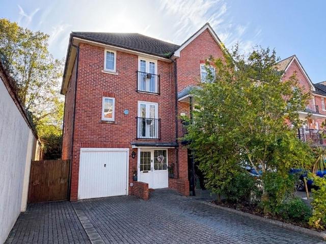 House for sale in Marchwood, New Forest