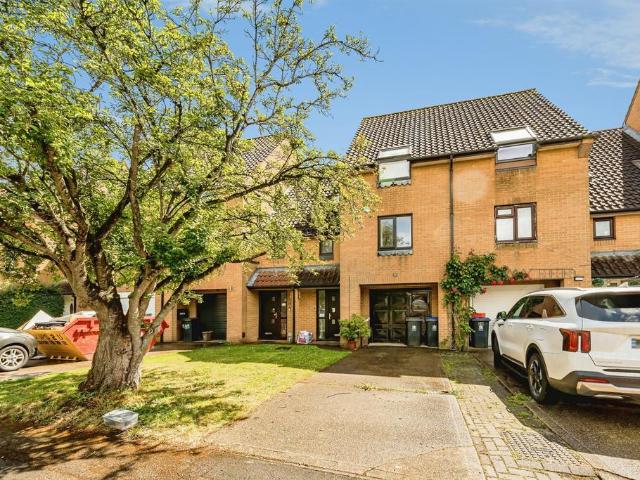 House for sale in Burnham, Swallow