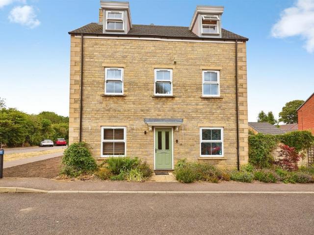 House for sale in Oundle