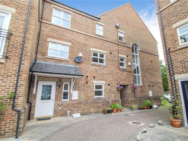 House for sale in Weetwood, West Yorkshire