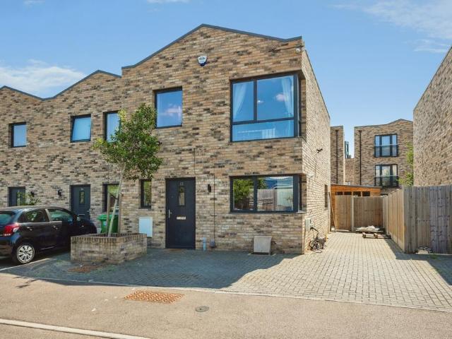 House for sale in Pelham Waterside, Haddon