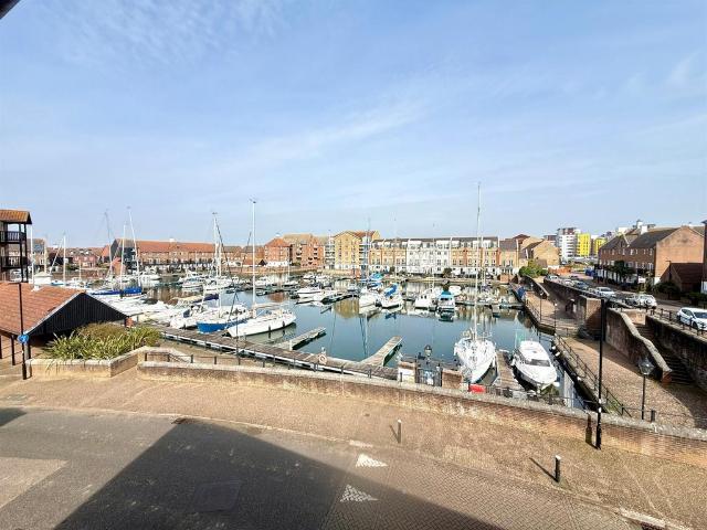 House for sale in Sovereign Harbour, Eastbourne