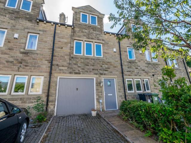 House for sale in Meltham, West Yorkshire