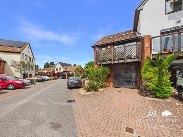 House for sale in Port Solent, City Of Portsmouth