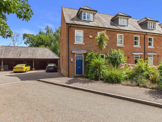 House for sale in Littlecote, West Sussex