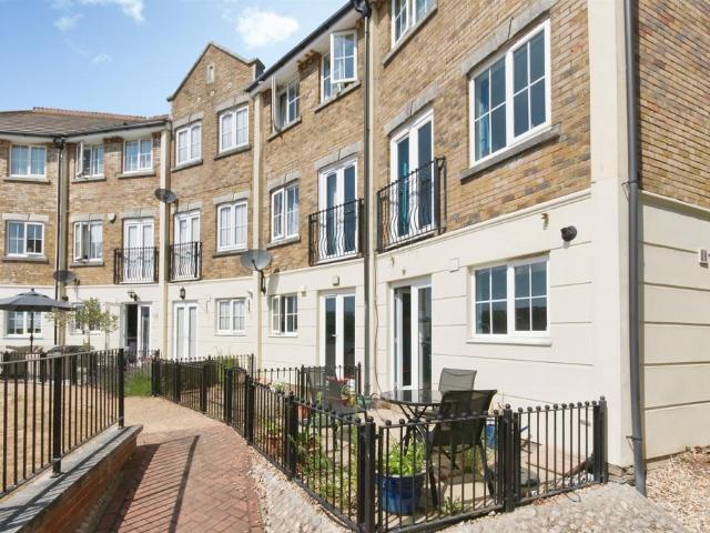 House for sale in Crumbles, Eastbourne