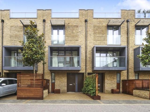 House for sale in London Borough of Ealing, Greater London